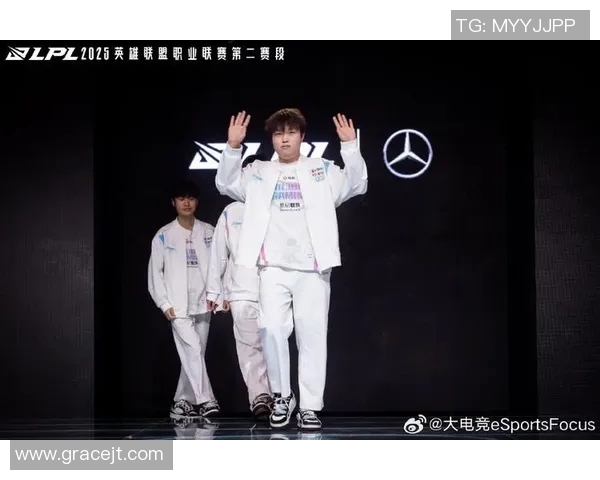 电竞新闻赛后复盘V5与BLG实力对比分析揭示未来发展潜力